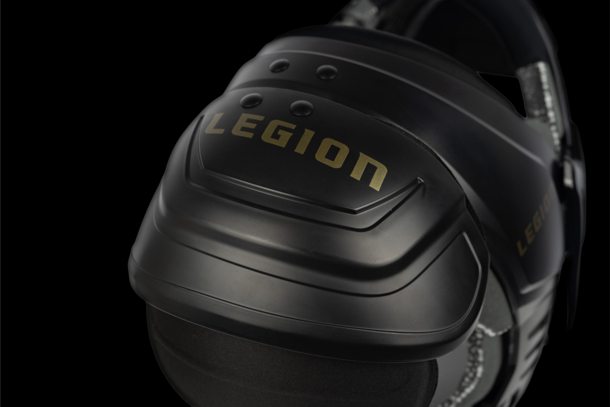 Legion M-150 Football Shoulder Pads - Thumbnail 5